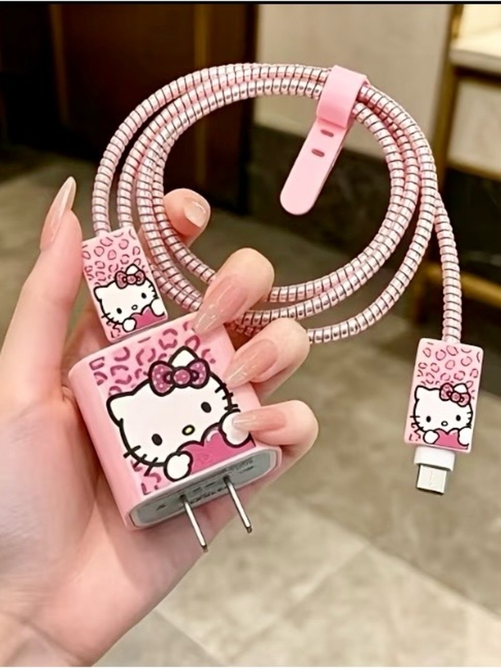 Hello Kitty Pink Bow Cable Protector Cell Phone Cube Cord Bundle